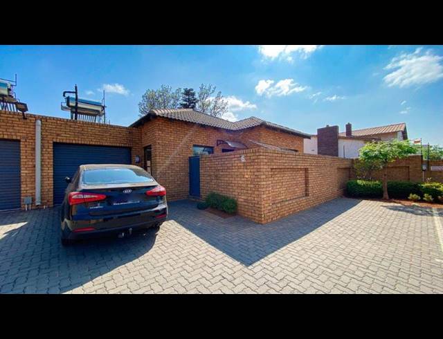 2 BEDROOM HOUSE FOR SALE IN ALBEMARLE